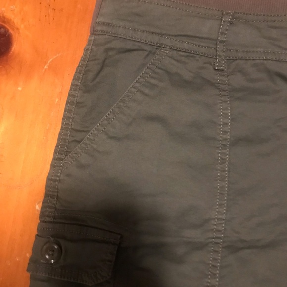 Croft&Barrow shorts with pockets, size 14 an olive colored - Picture 5 of 8
